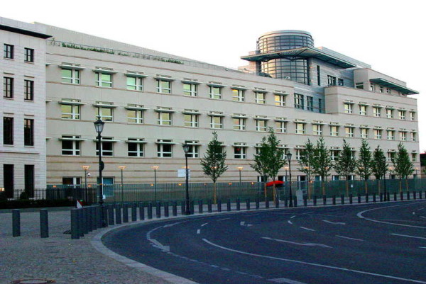 amanda knox sex games from Fernando in frankfurt russian embassy